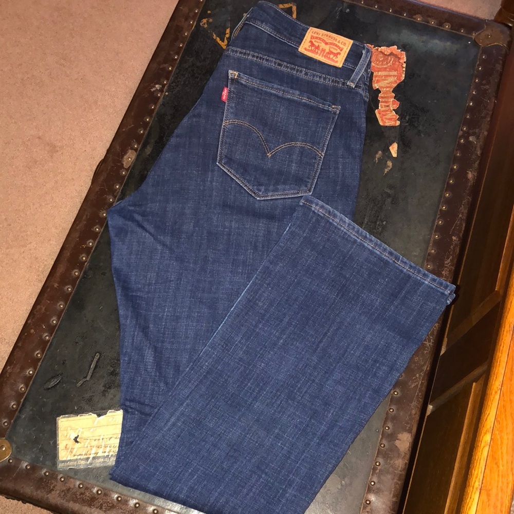 Ladies 725 high rise bootcut Levi’s!